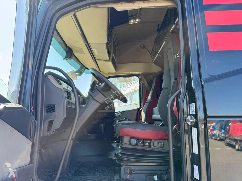 جرار Volvo 500 6X2 EURO 6 + LIFTAS
