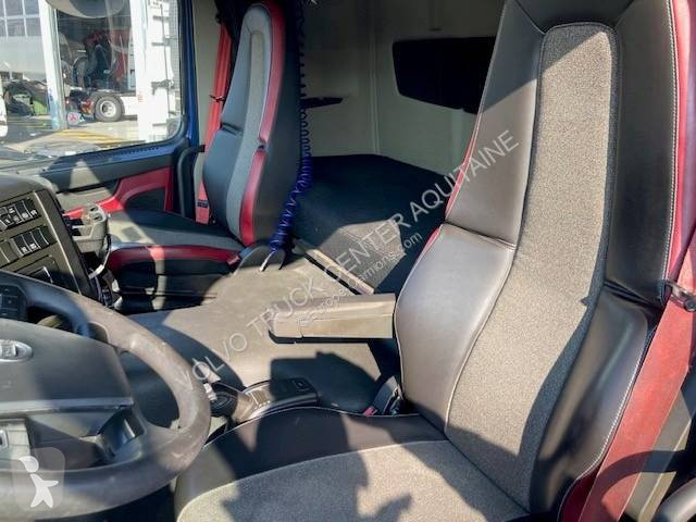 جرار Volvo