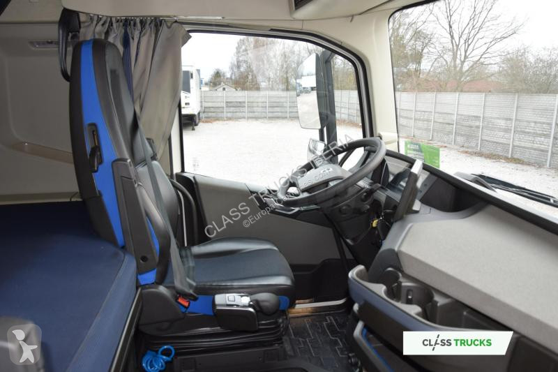 جرار Volvo 500 Globetrotter XL I-ParkCool...