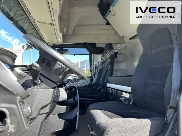جرار Iveco AS 440 S 50 TP S-WAY