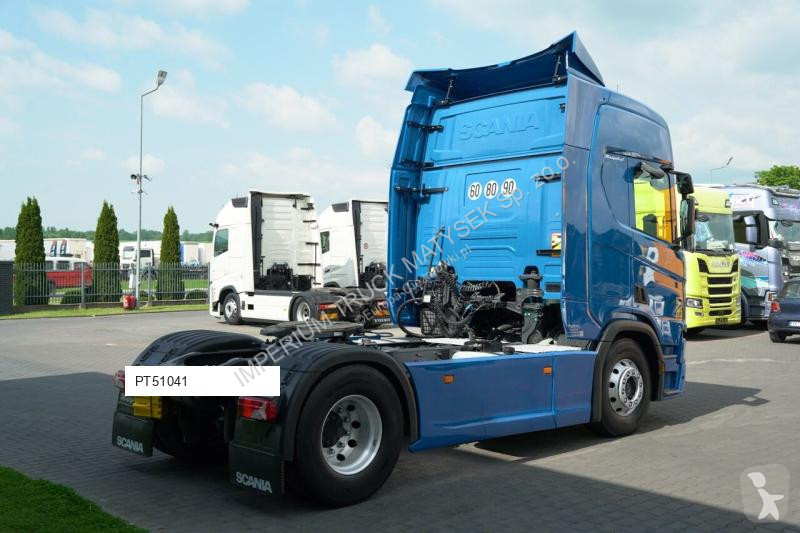Влекач Scania
