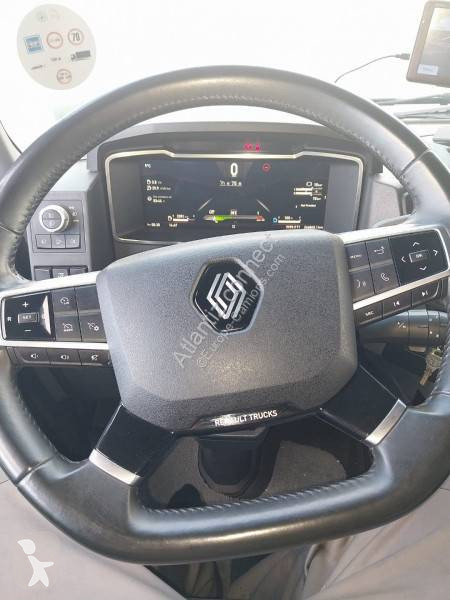 Влекач Renault