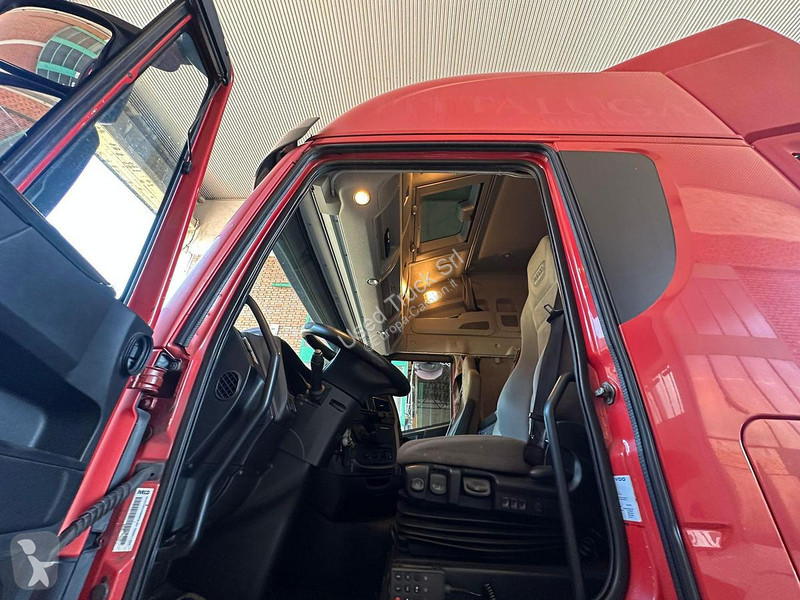Iveco 460 tractor unit