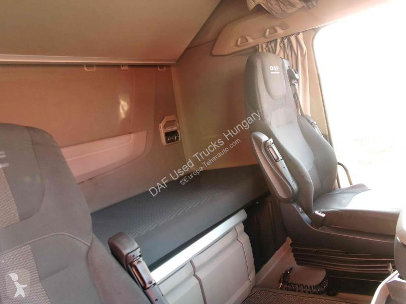 جرار DAF XG  FT LOW DECK 4X2