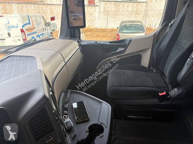 جرار Mercedes