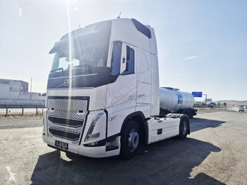 جرار Volvo
