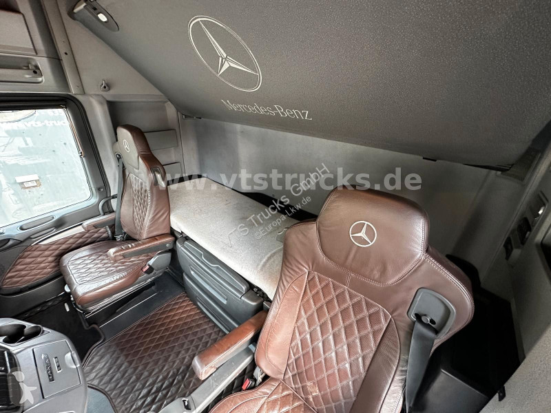 جرار Mercedes 1846 LS MP3 *Black-Liner*