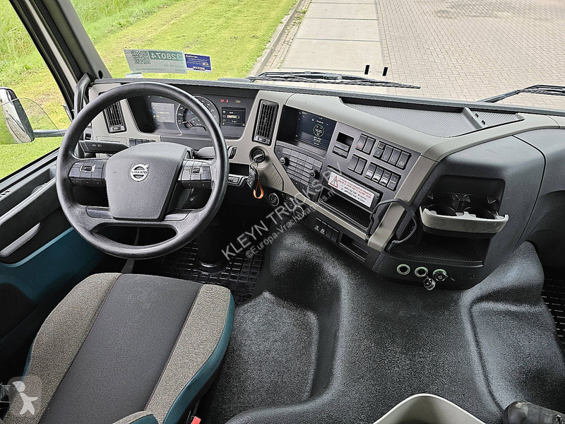 جرار Volvo 450