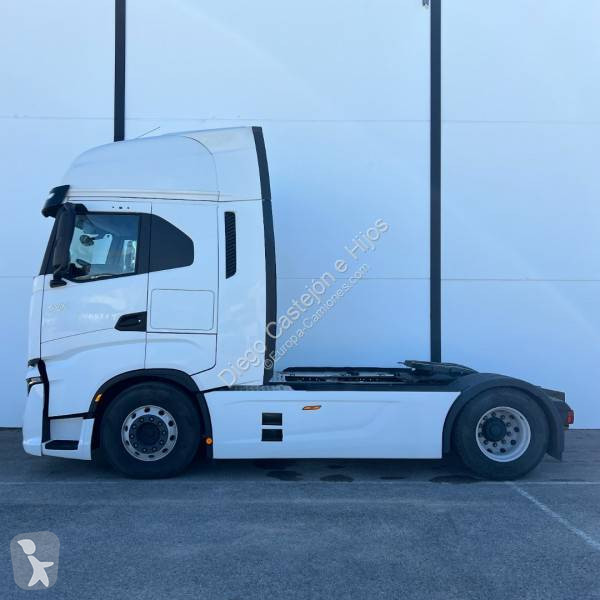 Traktor Iveco