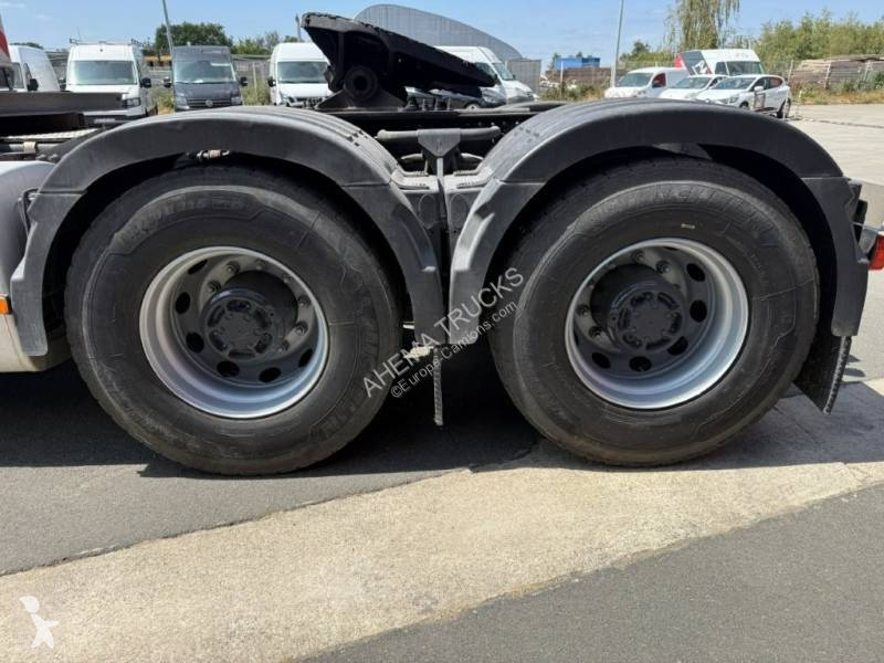 جرار Volvo