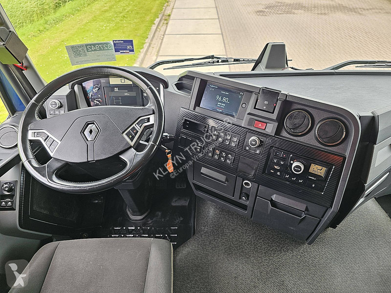 جرار Renault C 440