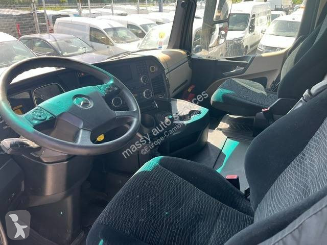 جرار Mercedes