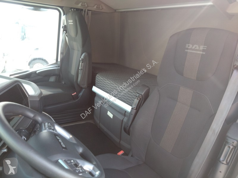 Тягач DAF XFn  FT 4X2