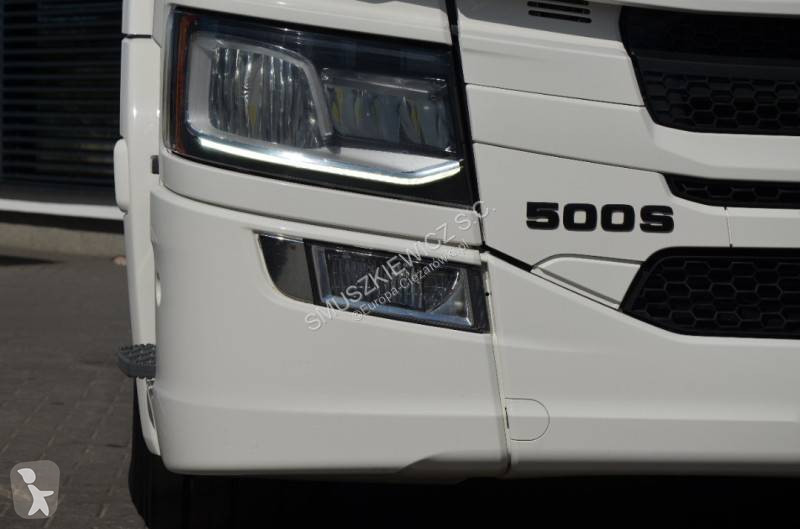 Влекач Scania