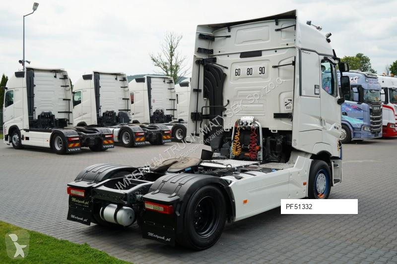 جرار Renault T 520