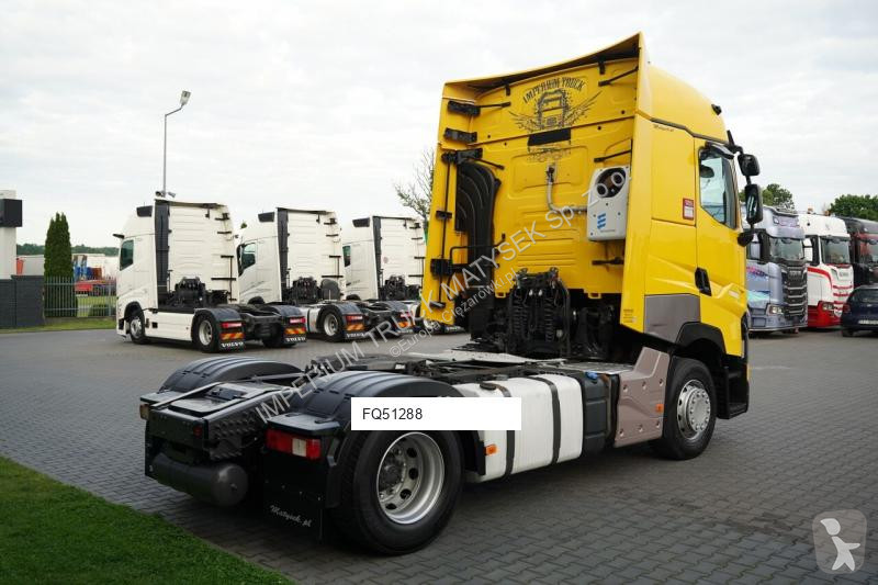Влекач Renault T 440