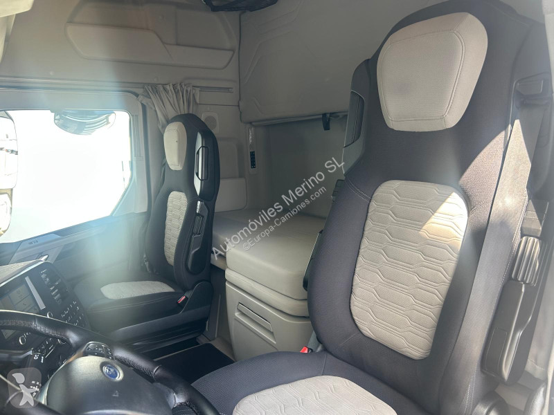 جرار Ford F-MAX 500