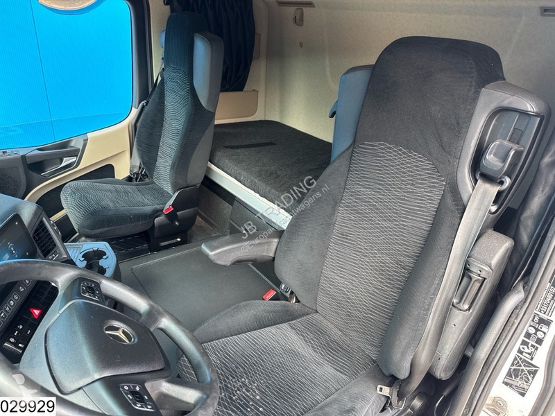 جرار Mercedes 1845 EURO 6d