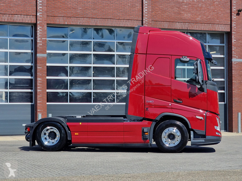 جرار Volvo 13540 Aero Globetrotter XL 4x2 - New...