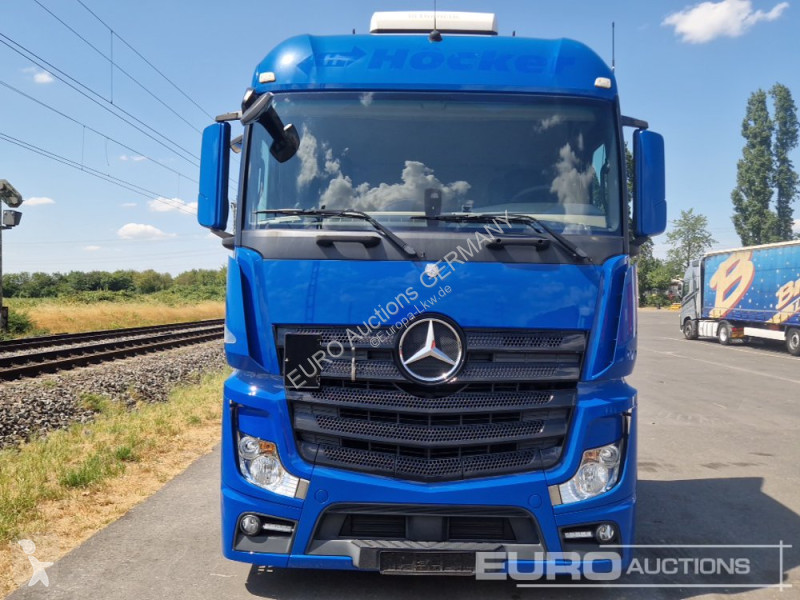 جرار Mercedes ACTROS 1845