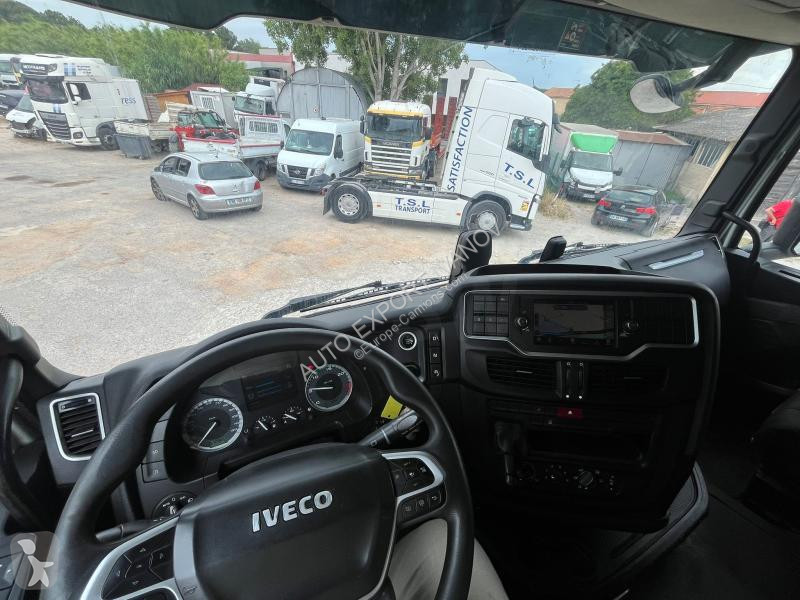 جرار Iveco 460
