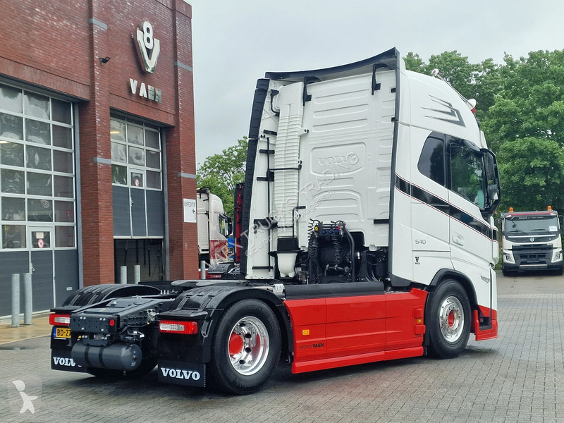 جرار Volvo Aero Globetrotter XL 4x2 - New -...