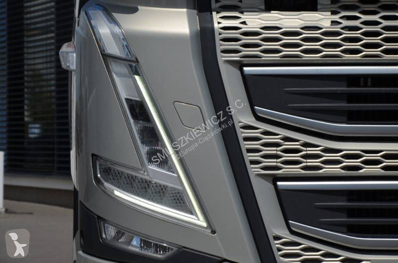 Влекач Volvo