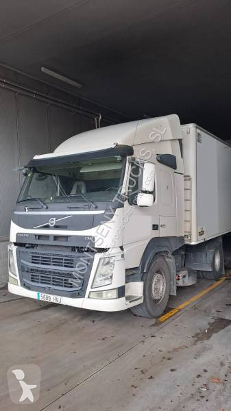 جرار Volvo
