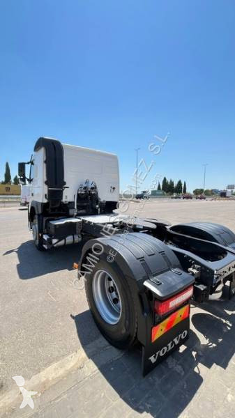 جرار Volvo