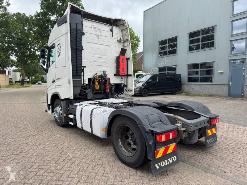 Volvo 460 4X2 EURO 6 / GLOBETROTTER tractor unit