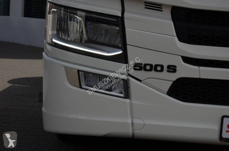 Влекач Scania