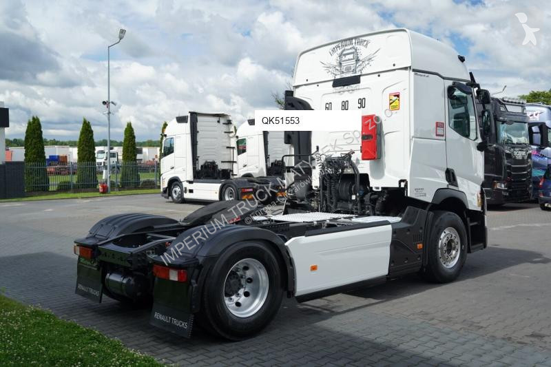 Влекач Renault T 520