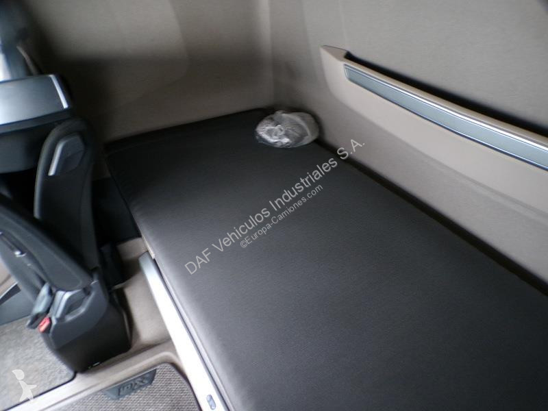 جرار DAF XG  FT 4X2