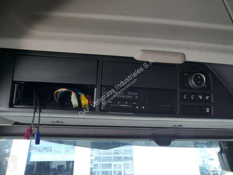 جرار DAF XG  FT 4X2