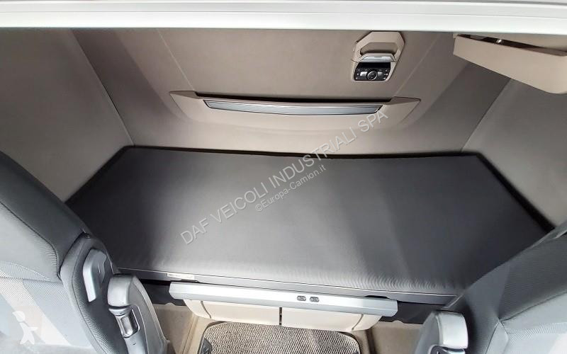 جرار DAF XG  FT 4X2