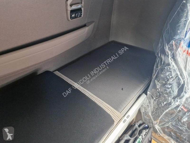 جرار DAF XG  FT 4X2