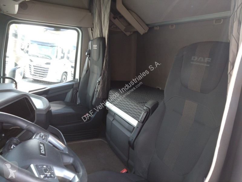 جرار DAF XFn  FT 4X2