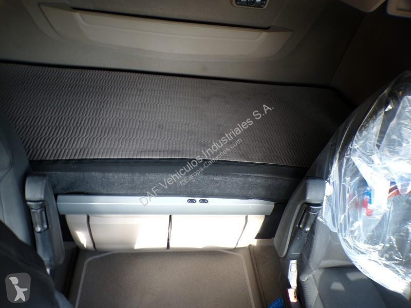 جرار DAF XG  FT 4X2