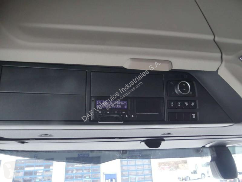 جرار DAF XG  FT 4X2