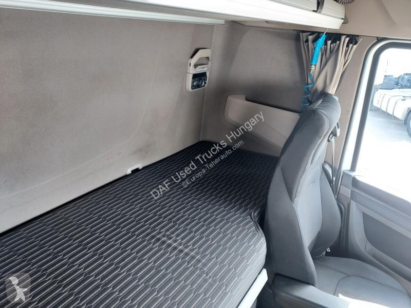 جرار DAF XFn  FT 4X2