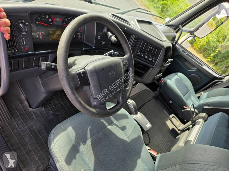 جرار Volvo