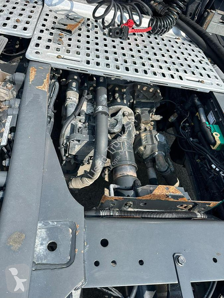 Iveco 460 tractor unit