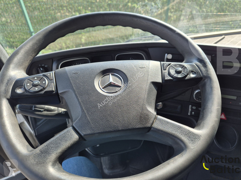 جرار Mercedes 1845