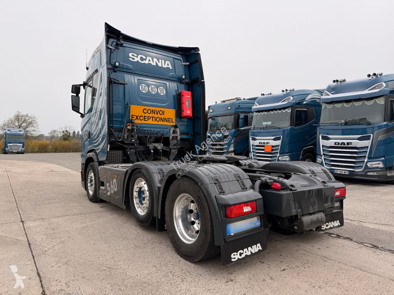 جرار Scania  560