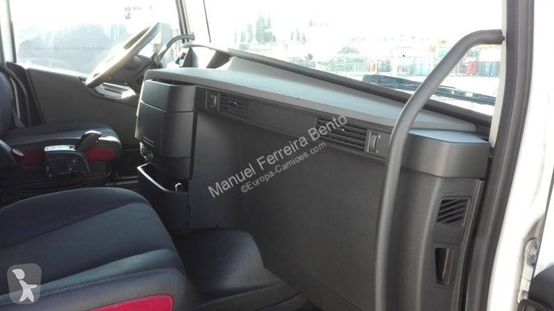جرار Volvo