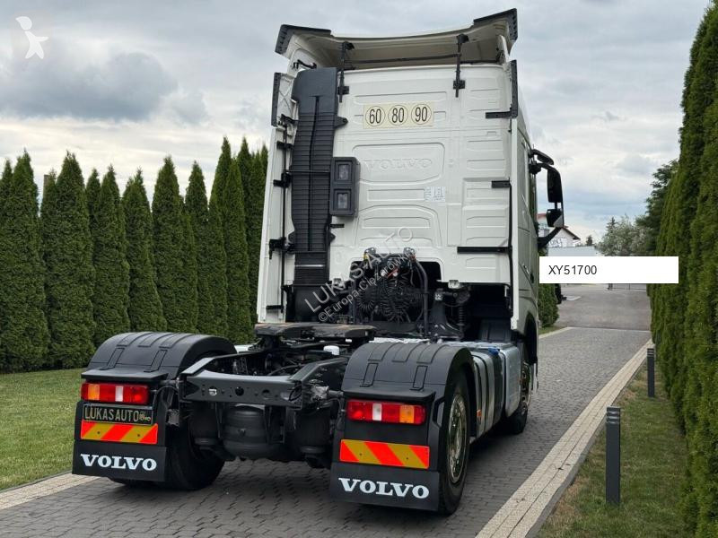 Влекач Volvo FH 500