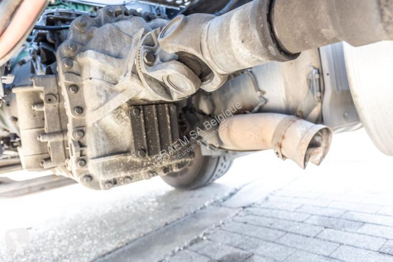 جرار Volvo 420