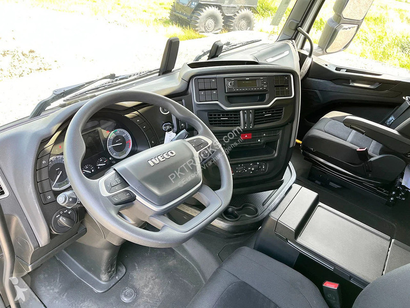 جرار Iveco S-Way AS440S43T/P AT Tractor Head (8...