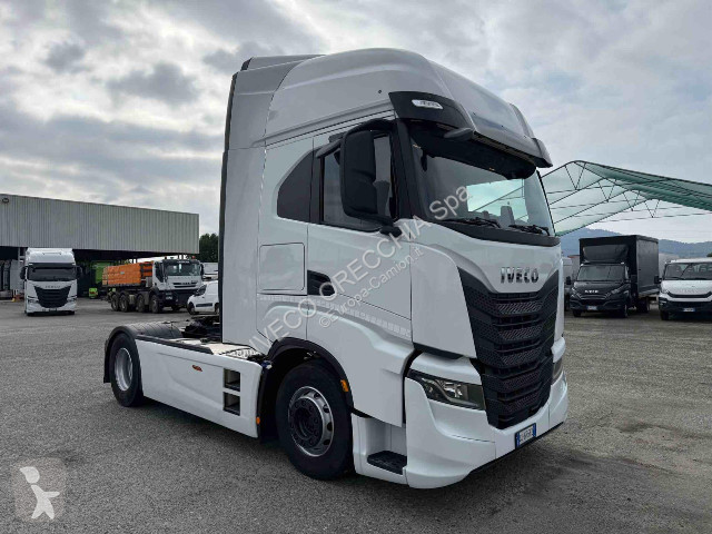 جرار Iveco S-WAY AS440S49T/P
