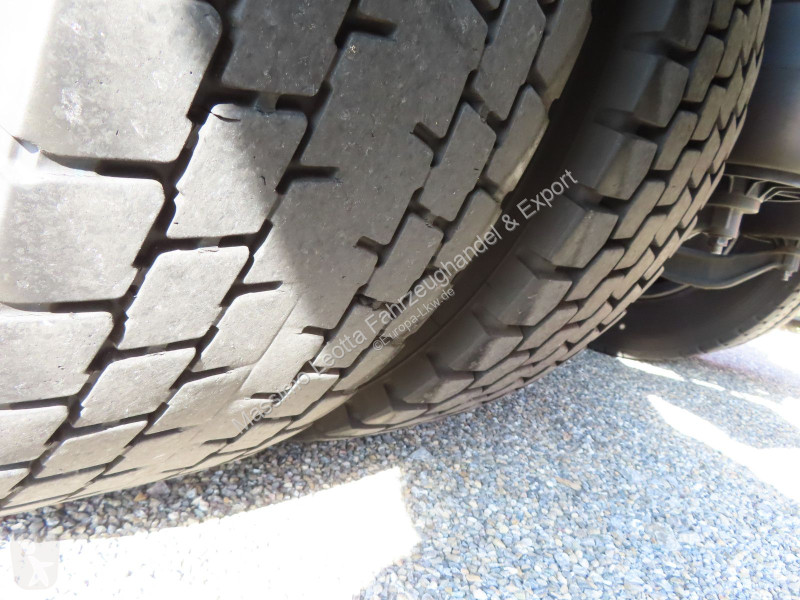 جرار Iveco S-Way 570 Intarder FZ.231